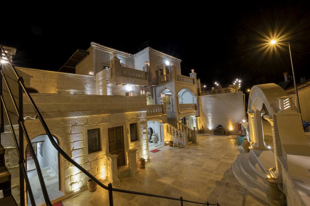 Aeropuerto De Kayseri (ASR) Airport transportation