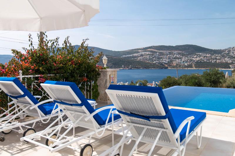 Antalya Airport (AYT) Airport transportation