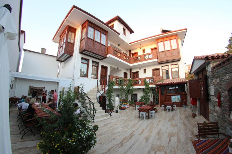 Izmir Airport (ADB) Airport transportation