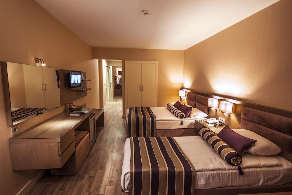 Izmir Airport (ADB) Airport transportation