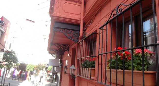  Get From Corner Hot Hotel